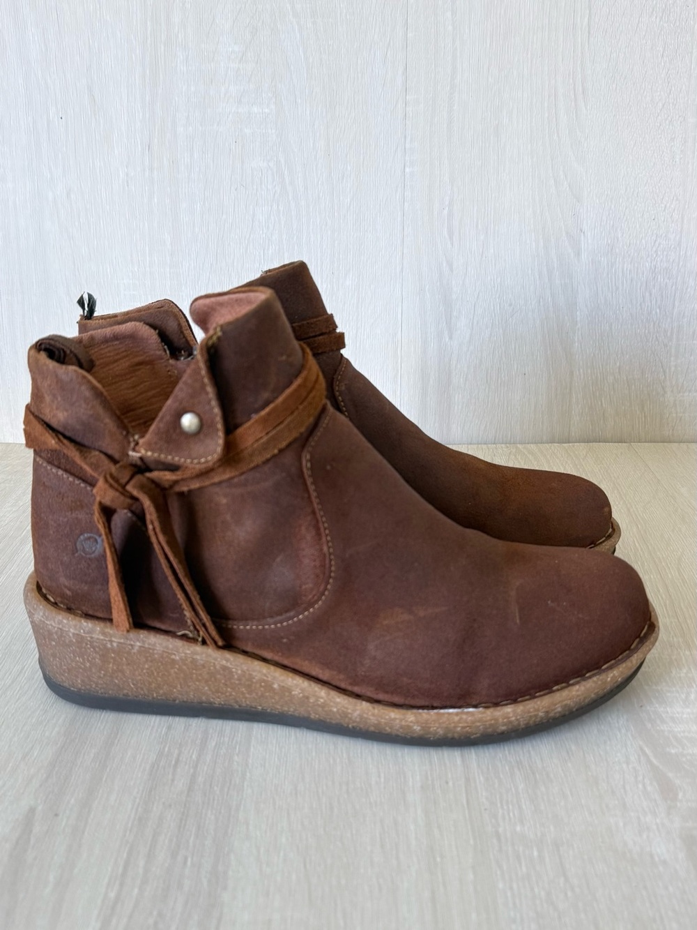 Born Brown Leather Ankle Boots Women’s Wedge Wrap Tie Boho Western Booties - Picture 3 of 15